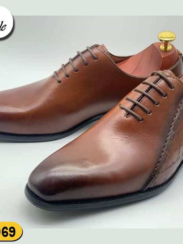Derby Cognac Patiné