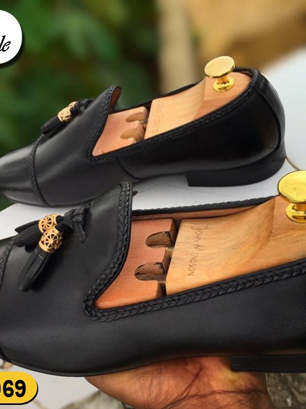 Mocassin Noir Pompon Doré